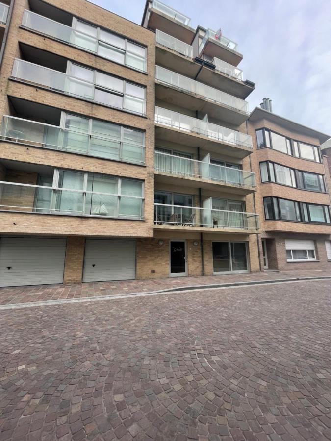 Penthousestudio Gaudi Met Zonneterras En Zicht Op Zee Apartment Nieuwpoort Luaran gambar