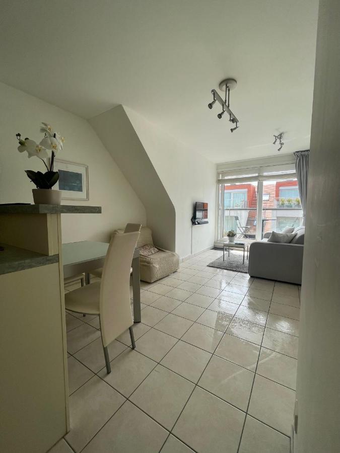 Penthousestudio Gaudi Met Zonneterras En Zicht Op Zee Apartment Nieuwpoort Luaran gambar
